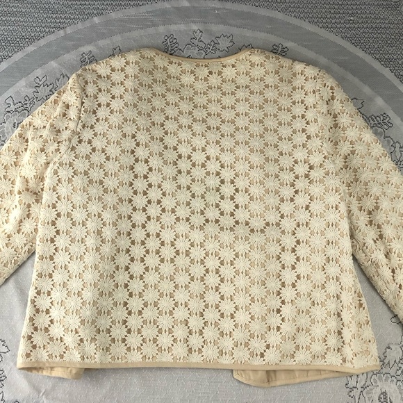 Women’s Talbots tan jacket featuring crochet floral overlay size 10 - Picture 8 of 11